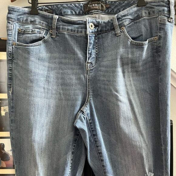 Torrid Premium Skinny Distressed Jeans sz 18R - Picture 2 of 7